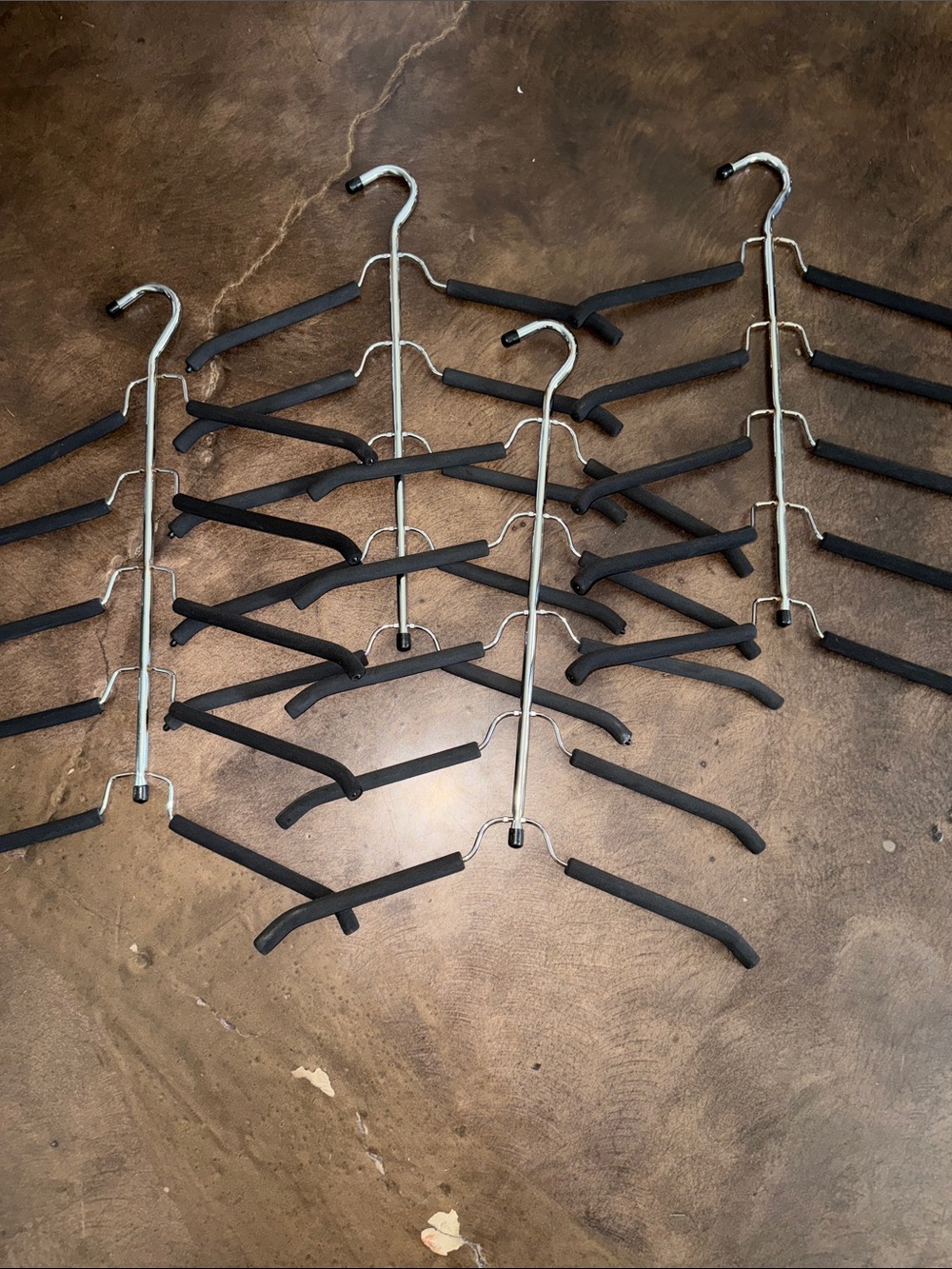 Multi-Tier Black Metal Space-Saving Hanger Rack (4)